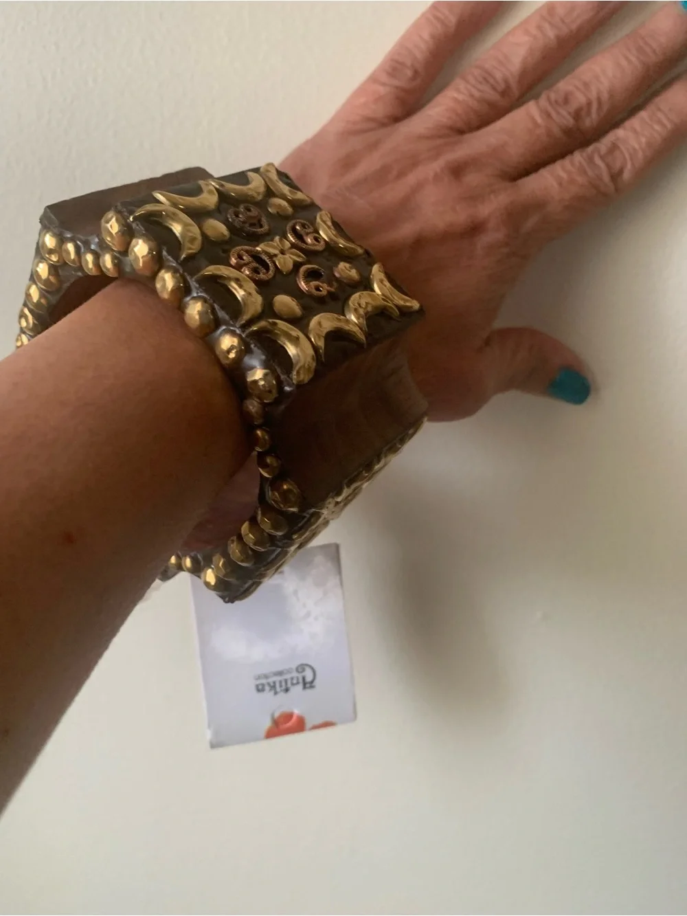 Wooden Gold-Accent Bangle Bracelet - Brown and Gold